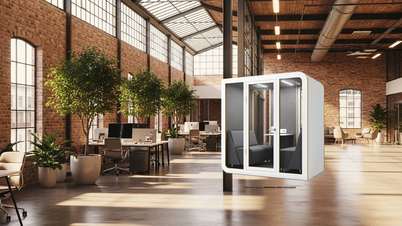 Cabina acústica SilentBox Quartet en loft con claraboya